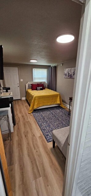 Desk, iron/ironing board, free WiFi, bed sheets