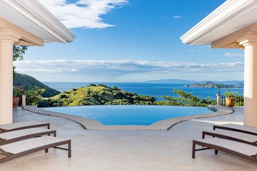 Casa Pom Pom – 5-BR Villa with Private Pool & Panoramic Bay View, Playa Hermosa • 10 Guests