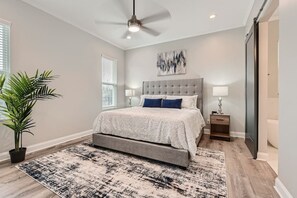 4 habitaciones, escritorio, tabla de planchar con plancha y wifi 