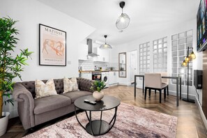 Living area - The Coach House - Luxury Apartment -  Wolverhampton (Birmingham)