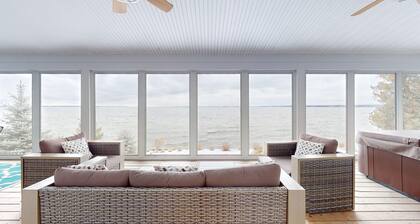 Smooth Sailing on the Lake! Free EV charging!