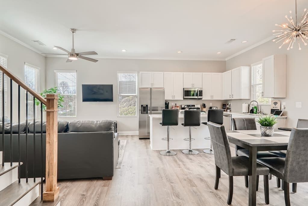 Modern Atlanta Retreat!!!