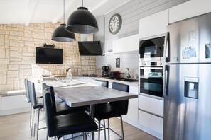Private kitchen - CAP O SUD (68 avenue de Phillipsburg, ST MARTIN DE RÉ) (Saint-Martin-de-Ré)