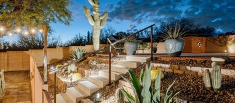 Mtn views, pool, hot tub, fire pit / 2 King suites / game room / modern & luxe