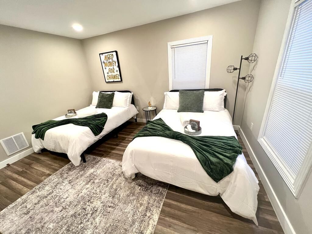 4 bedrooms, desk, iron/ironing board, free WiFi