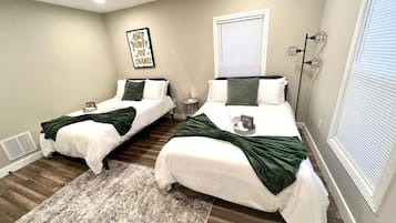 4 bedrooms, desk, iron/ironing board, free WiFi