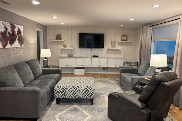 Smart-TV, DVD-spiller og bøker