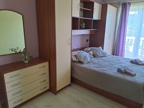 2 bedrooms, WiFi, bed sheets