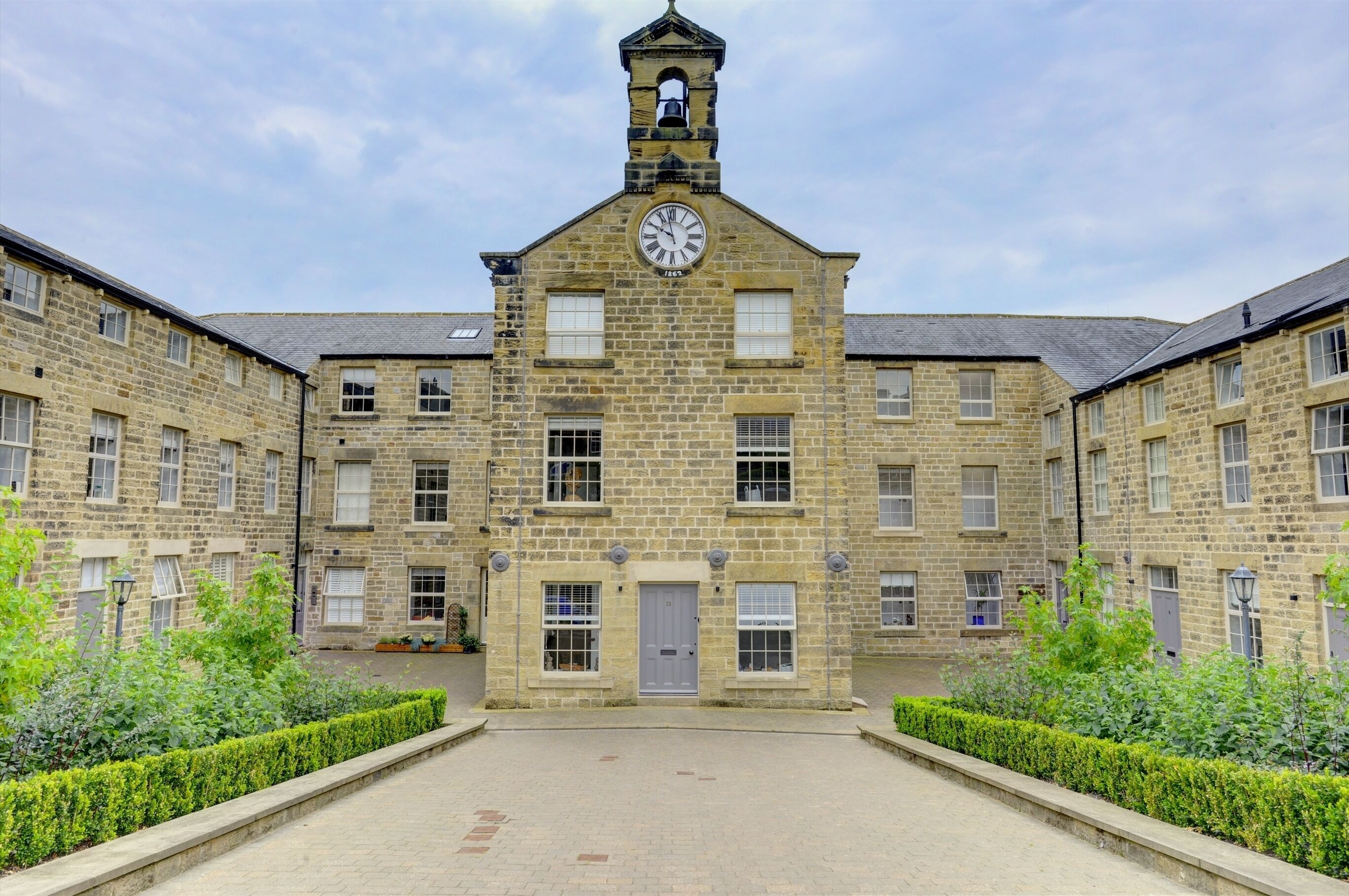 المنشأة من الخارج