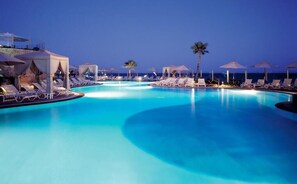 Outdoor pool - Pueblo Bonito Sunset Beach Golf & Spa Resort (Cabo San Lucas)
