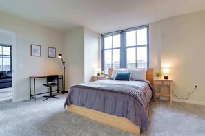 2 室のベッドルーム、デスク、アイロン / アイロン台、WiFi