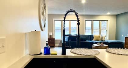 Hip-Young-Fun LAKE HOUSE Guest Suite