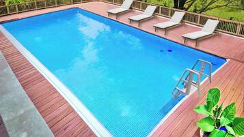 Piscine extérieure, piscine chauffée