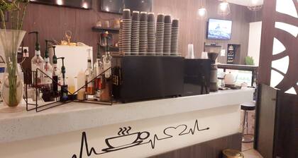 Golden Abha Al Mediaf