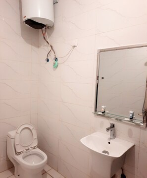 Regadera, regadera tipo lluvia, amenidades de baño de diseñador