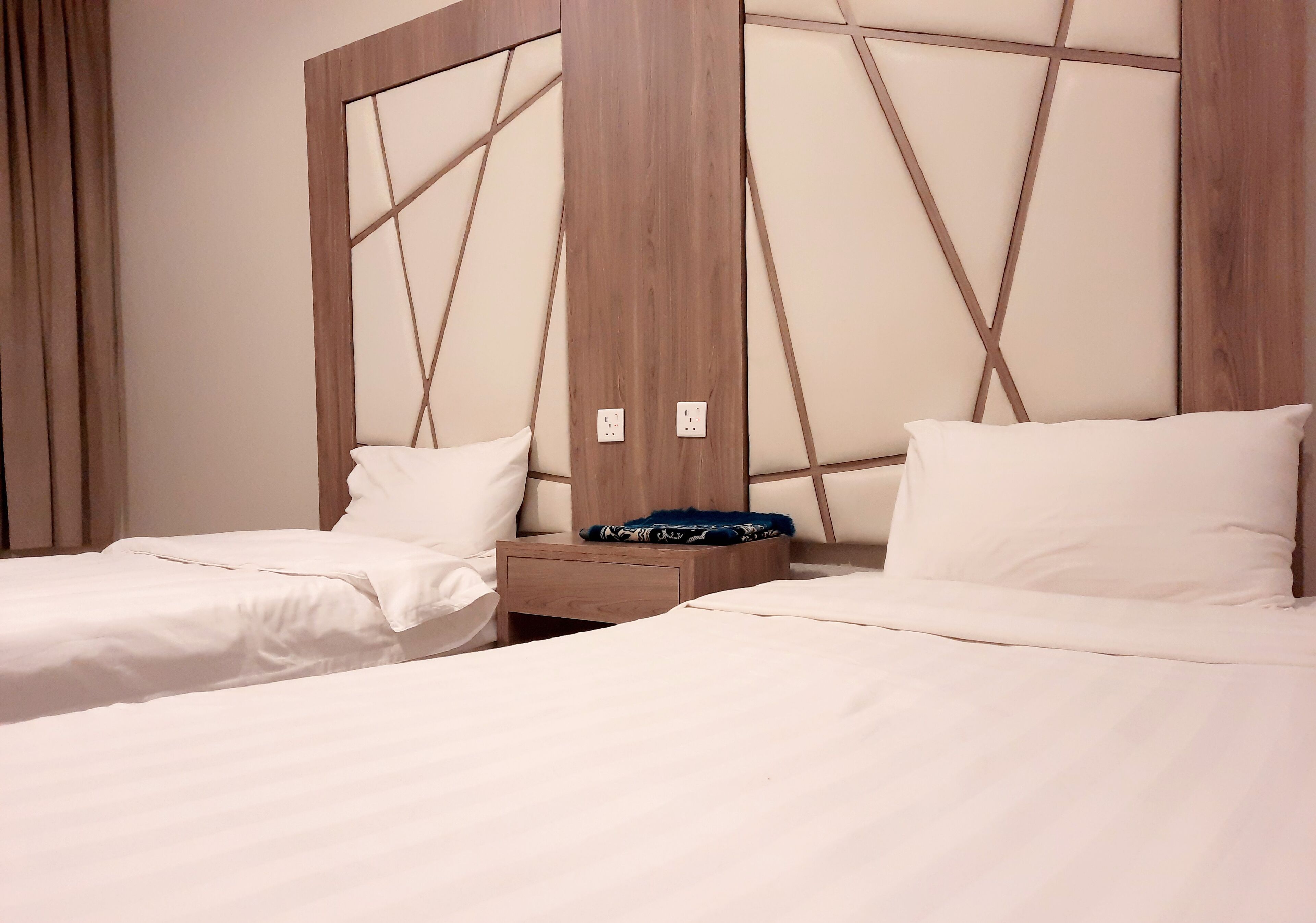 Deluxe Suite, 2 Bedrooms | Hypo-allergenic bedding, blackout curtains, free WiFi, bed sheets