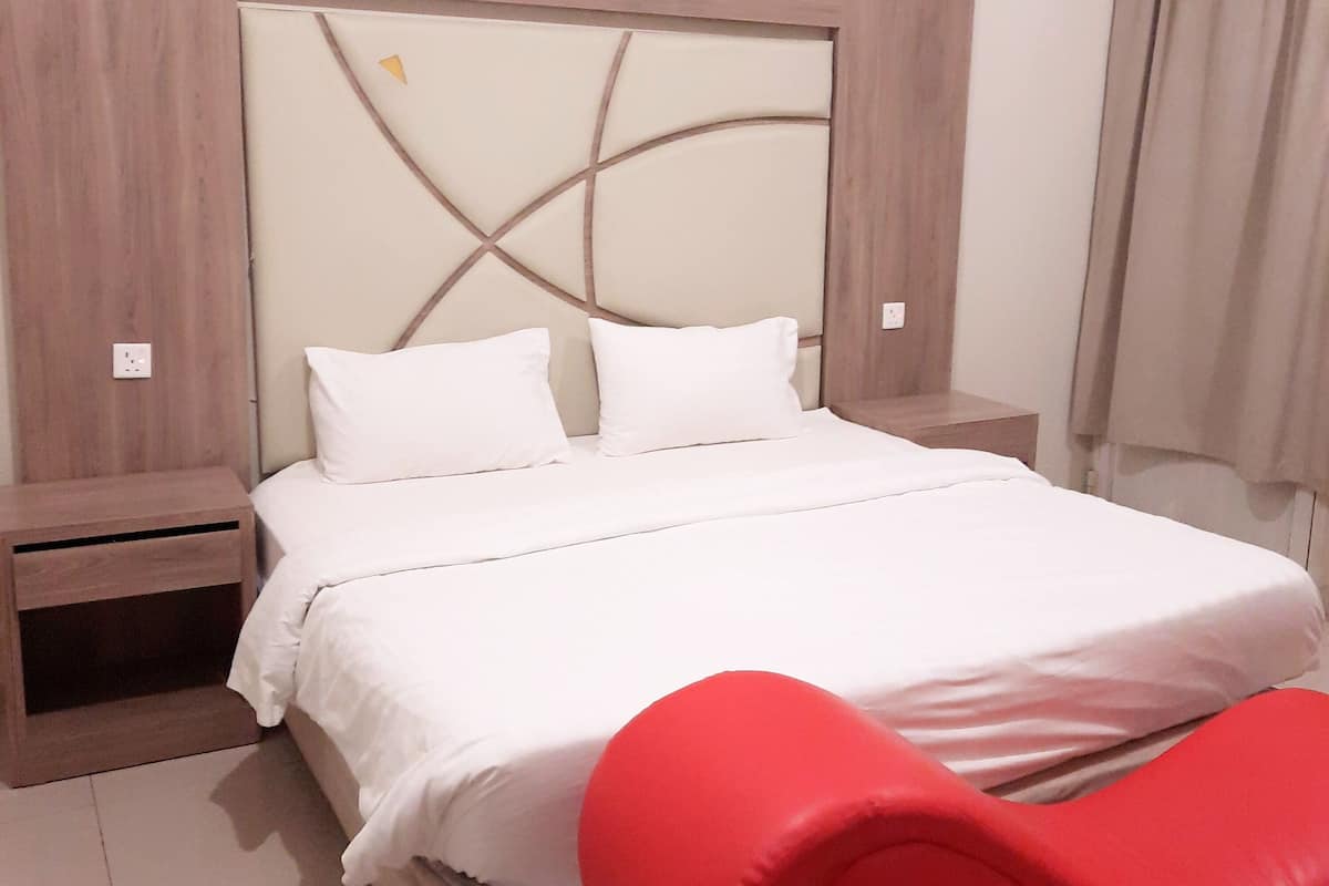 Suite Deluxe, 1 habitación | Ropa de cama hipoalergénica, cortinas blackout y wifi gratis