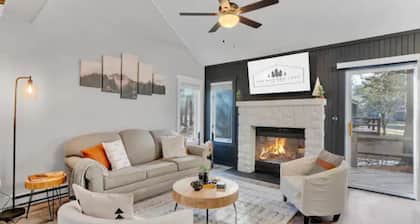 Modern loft w/ pond view near lakes, golf & more!