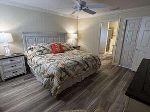 3 chambres, bureau, fer et planche à repasser, accès au Wi-Fi (inclus)