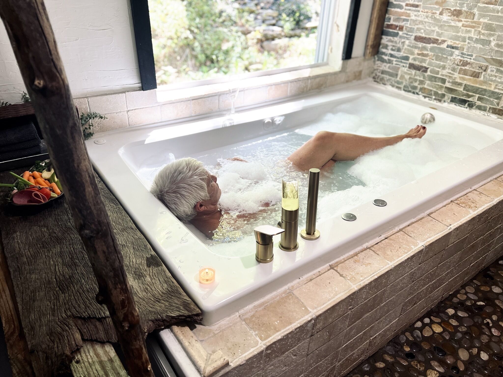 淋浴設備、按摩浴缸、雨淋花灑、風筒