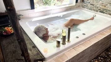 淋浴設備、按摩浴缸、雨淋花灑、風筒