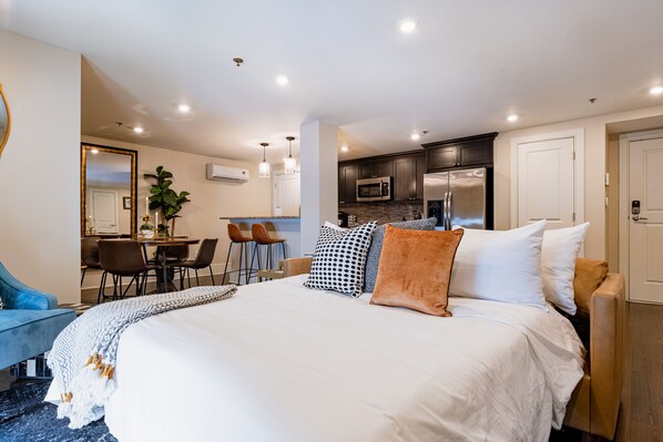 1 habitación, tabla de planchar con plancha, wifi y ropa de cama 