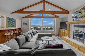 Smart TV, futbolito, tenis de mesa y estéreo