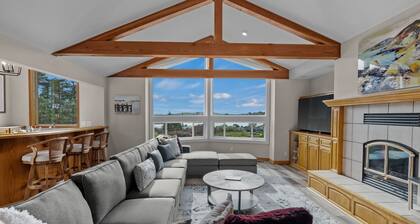 Renovated home w/ breathtaking views of the bay and new hot tub