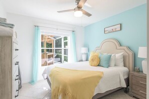 3 habitaciones, tabla de planchar con plancha y cuna de viaje