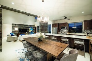Interior - Casa Napoleon • New 4-BR Modern Coastal Retreat with Infinity Pool & Sweeping Pacific Views (Playas del Coco)