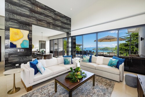 Casa Napoleon • New 4-BR Modern Coastal Retreat with Infinity Pool & Sweeping Pacific Views