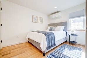 2 Schlafzimmer, Schreibtisch, Bügeleisen/Bügelbrett, kostenloses WLAN