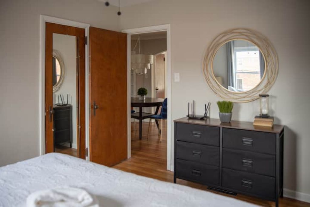 1 bedroom, desk, iron/ironing board, WiFi