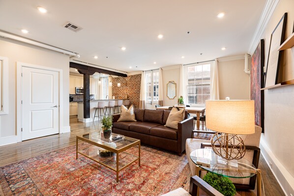 TV - 1B/1B - Evangeline - 60 Day Min. Rental (New Orleans)