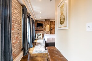 3 chambres, fer et planche à repasser, Wi-Fi, draps fournis