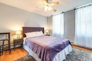 1 chambre, bureau, fer et planche à repasser, accès Internet