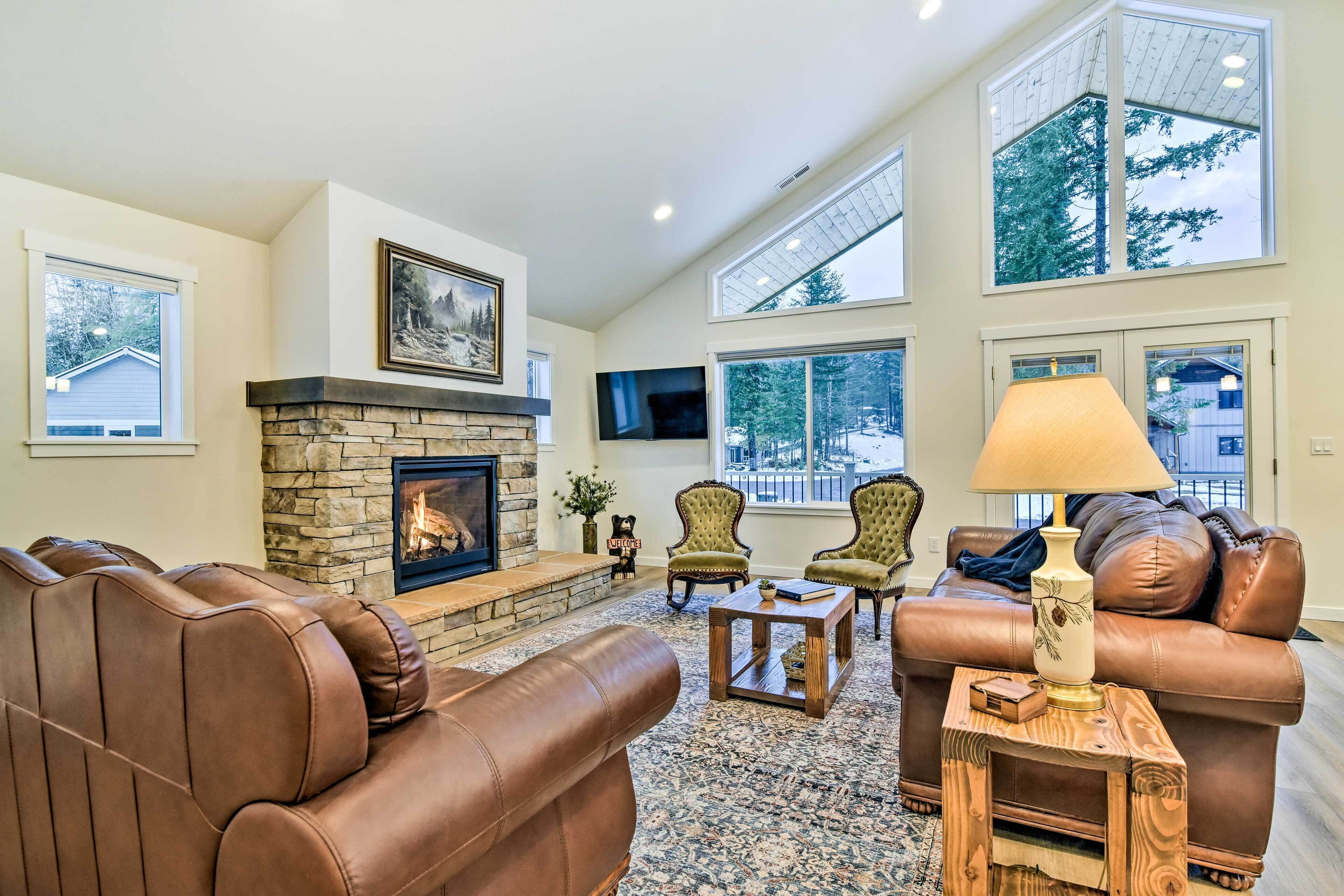 Family-Friendly Packwood Retreat w/ Deck!