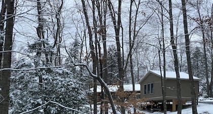 Cozy Cabin | Ideal for Fall Foliage & Rafting