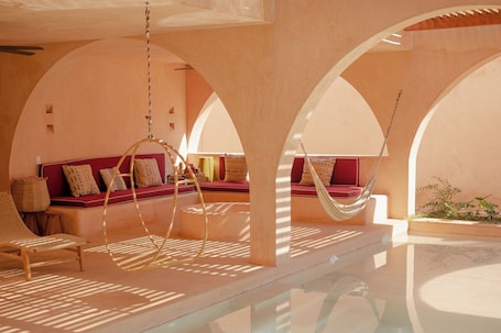 Outdoor pool. Casa Liquen