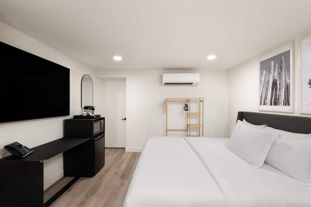 1 bedroom, blackout drapes, iron/ironing board, WiFi (free)
