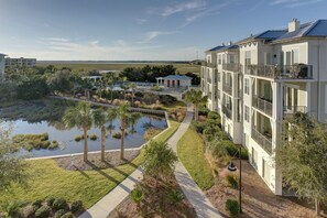 المنطقة المحيطة با لمنشأة