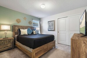 8 quartos, ferros/tábuas de passar roupa, Wi-Fi, roupa de cama