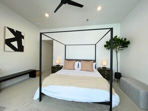 5 habitaciones, escritorio y tabla de planchar con plancha 