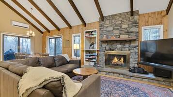 TV, fireplace, video games, stereo