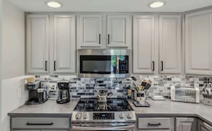Fridge, microwave, oven, stovetop - Lake Pinneo & Golf Views | Hot Tub + Game Room (Quechee)