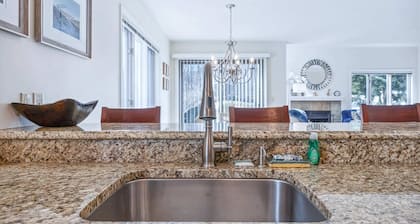 Close to Lake & Golf & Pool - Newton Village 2A