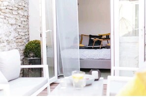 2 bedrooms, iron/ironing board, travel cot, free WiFi - Luxury CottageLongleat Bath Stonehenge Cheddar (Frome)