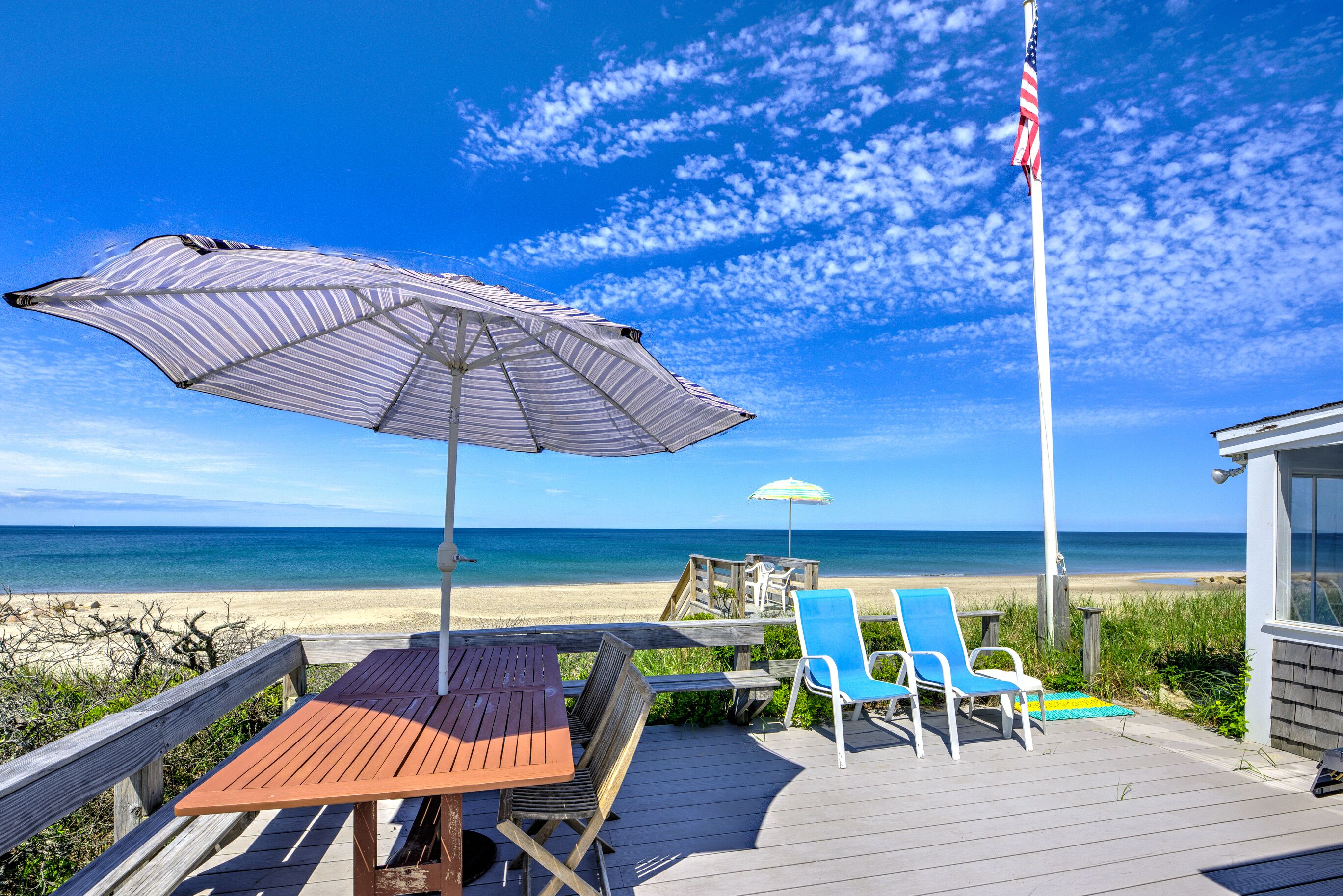 屋外ダイニングエリア