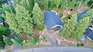 Exterior - Luxe 4BR- AC - WiFi - Garage - Clubhouse w/comm pool, hot tub, gym (McCall)