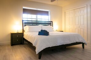 2 bedrooms, in-room safe, desk, iron/ironing board